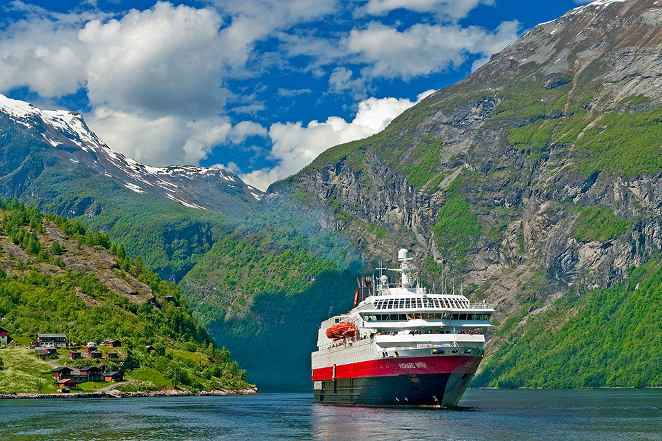 CRUCEROS HURTIGRUTEN FIORDOS NORUEGOS CRUCEROS NORUEGA HURTIGRUTEN CRUCEROS OFERTA FIORDOS NORUEGOS FLOTA HURTIGRUTEN CRUCEROS HURTIGRUTEN NORWAY FJORDS 