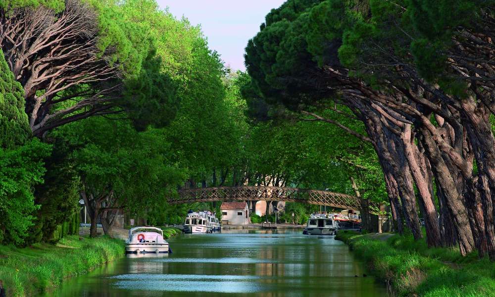 CRUCEROS FLUVIALES CANAL DU MIDI FRANCIA CRUCEROS DE LUJO CANALES DE FRANCIA