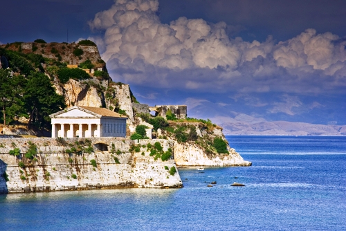 Descubra la elegancia de Corfú y sus hermosos paisajes CORFU PAISAJES GRECIA IBEROCRUCEROS