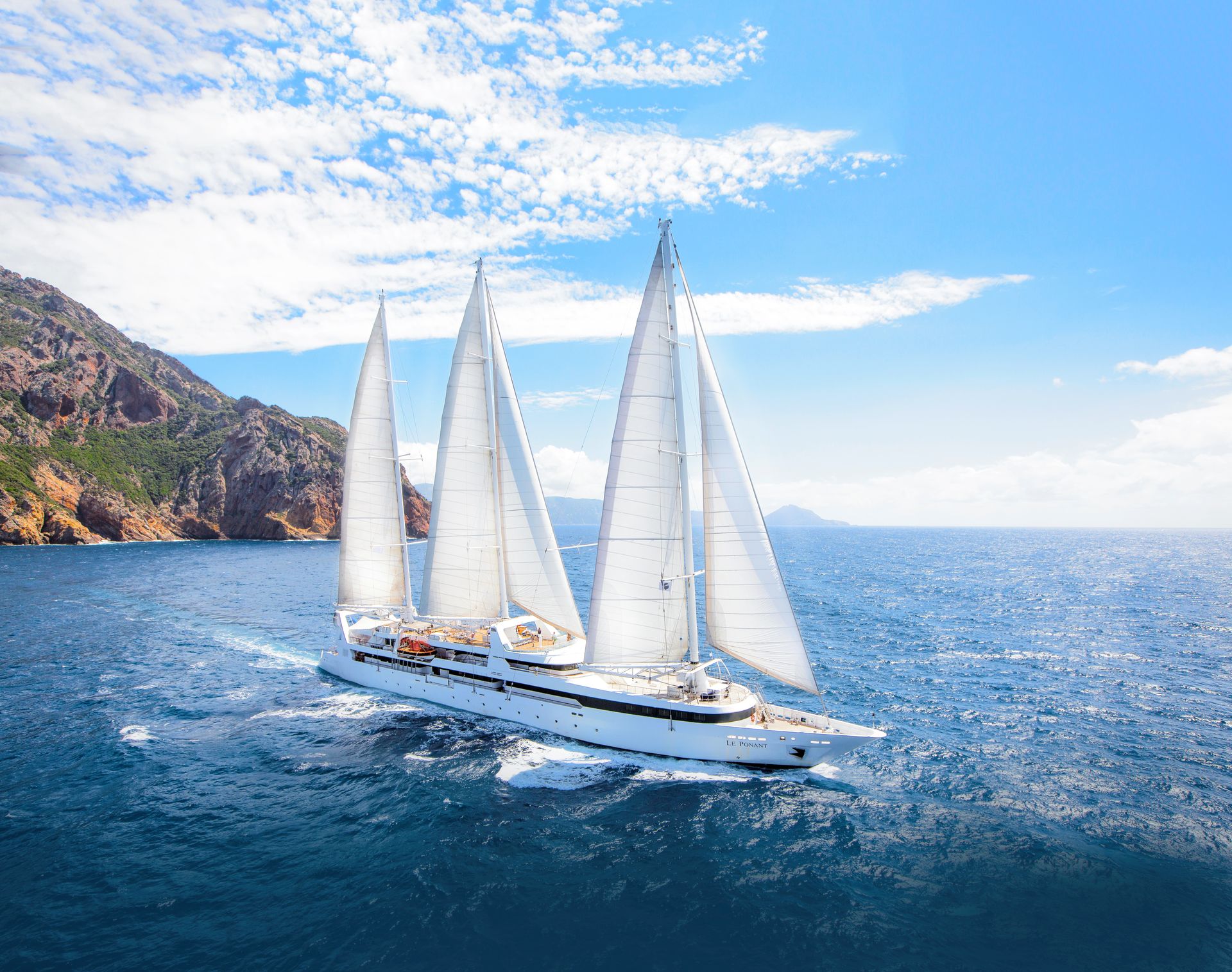 Explore los más remotos destinos a bordo del yate-velero LE PONANT CRUCEROS EN VELERO CRUCEROS LE PONANT CRUCEROS DE LUJO PONANT CRUISES CRUCEROS GASTRONOMICOS CRUCEROS EN YATE CRUCEROS EN VELERO CRUCEROS DE LUJO VELERO PONANT CRUCEROS LE PONANT CRUISES PONANT CROISIERES LUXURY CRUISES PONANT VOILIER CROISIERES LE PONANT YACHT CRUISES #Cruceros #Croisieres #LePonant #Velero #CrucerosenVelero #Veleros #Charter #CrucerosCharter #CharterCruceros #CharterLuxuryCruises #Eventsatsea #CruiseEvents #AlquilerdeBarcos #Lunademiel #Viajedenovios