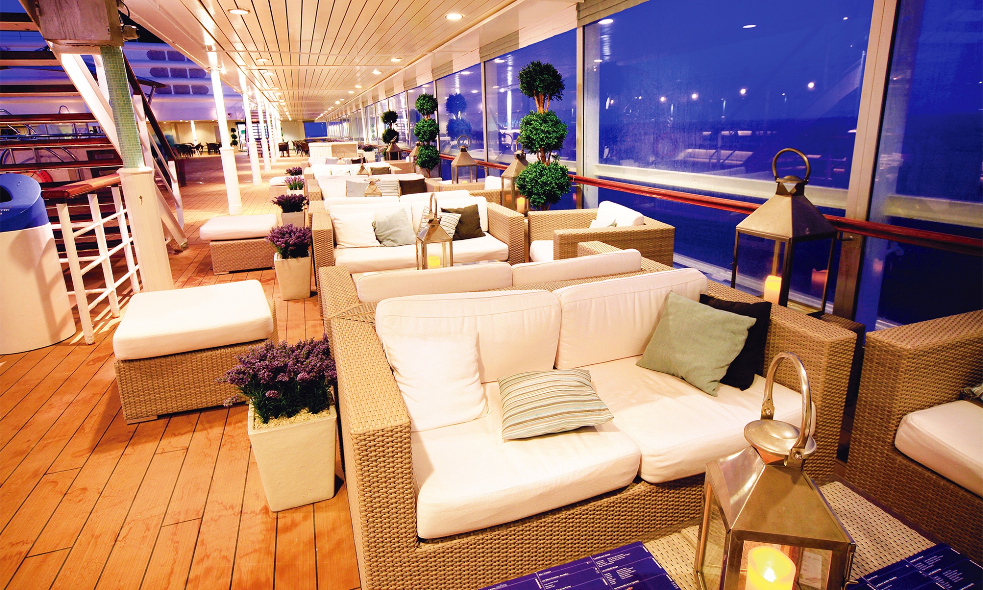 Los confortables sofás de las cubierta de piscinas del "Horizon" de Pullmantur Cruceros, un lugar muy popular y animado a bordo cada noche. HORIZON CRUCEROS PULLMANTUR CRUCEROS TODO INCLUIDO CRUCEROS MEDITERRANEO CRUCEROS ISLAS GRIEGAS CRUCEROS CANARIAS CRUCEROS EN ESPAÑOL CRUCEROS PARA ESPAÑOLES CRUCEROS PULLMANTUR CRUCEROS BARATOS CRUCEROS EN OFERTA CRUCEROS FAMILIAS CRUCEROS EN GRUPO CRUCEROS DESCUENTO OFERTAS DE CRUCEROS LISBOA CRUCEROS MALAGA CRUCEROS MARRUECOS CRUCEROS ITALIA CRUCEROS GRECIA CRUCEROS ATENAS CRUCEROS SANTORINI CRUCEROS MIKONOS CRUCEROS MEDITERRANEO CRUCEROS CANARIAS CRUCEROS BARCELONA CRUCEROS MALAGA CRUCEROS VALENCIA CRUCEROS PULLMANTUR CRUISES MEDITERRANEAN CRUISES CANARY ISLAND CRUISES CRUISES EMIRATES CRUISES DUBAI CRUISES CREUERS BIDAIAK CRUCEROS HORIZON #Cruceros #Pullmantur #CrucerosPullmantur #CrucerosNortedeEuropa #CrucerosBaltico #CrucerosTodoIncluido #TodoIncluido #PacoRoncero #Allinclusive #Horizon #BuqueHorizon #Cruises #PullmanturCruises #CrucerosenGrupo #Grupos #Viajesengrupo #Crucerosengrupo #CrucerosenFamilia #Crucerosconniños #GruposCruceros #OfertasGruposCruceros #fumadores #crucerosfumadores
