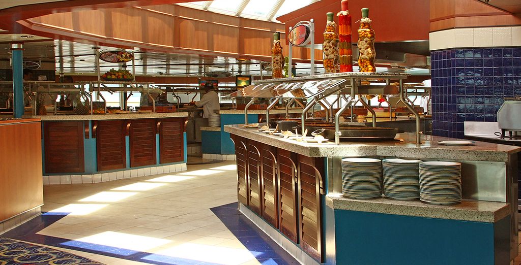 En el Buffet del Sovereign podremos disfrutar cada día de la enorme variedad y de la altísima calidad de la gastronomía Pullmantur, con platos concebidos por Chefs con estrellas michelin. CRUCEROS SOVEREIGN CRUCEROS PULLMANTUR CRUCEROS OFERTA DESCUENTOS CRUCERO 5 MARAVILLAS DEL MEDITERRANEO SOVEREIGN DE PULLMANTUR SOVEREIGN CRUCEROS MEDITERRANEO CRUCEROS DESDE BARCELONA CRUCEROS MEDITERRANEO CRUCEROS ITALIA CRUCEROS DESDE BARCELONA MEDITERRANEAN CRUISES BARCELONA CRUISES CRUCEROS EN ESPAÑOL CRUCEROS ESPAÑA CRUCEROS FRANCIA #Sovereign #Pullmantur #CrucerosBarcelona #Barcelona #ReservaCruceros #OfertaCruceros #SovereignCruises #CrucerosSovereign