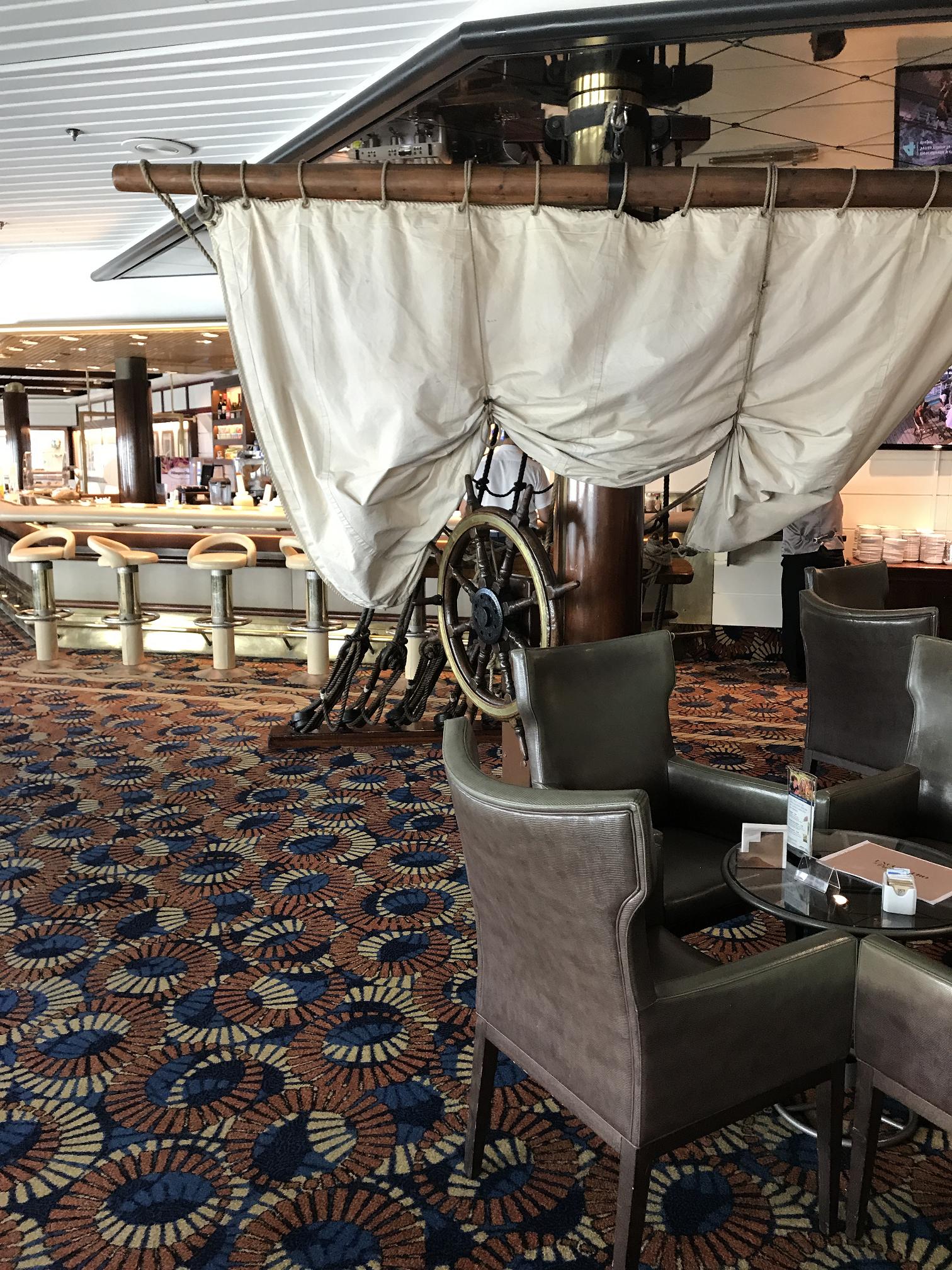 El encantador Salón "Encuentro" a bordo del Sovereign, conserva la antigua decoración del que fué antiguamente llamado "Schooner Bar" cuando el buque era parte de la flota de Royal Caribbean. CRUCEROS SOVEREIGN CRUCEROS PULLMANTUR CRUCEROS OFERTA DESCUENTOS CRUCERO 5 MARAVILLAS DEL MEDITERRANEO SOVEREIGN DE PULLMANTUR SOVEREIGN CRUCEROS MEDITERRANEO CRUCEROS DESDE BARCELONA CRUCEROS MEDITERRANEO CRUCEROS ITALIA CRUCEROS DESDE BARCELONA MEDITERRANEAN CRUISES BARCELONA CRUISES CRUCEROS EN ESPAÑOL CRUCEROS ESPAÑA CRUCEROS FRANCIA #Sovereign #Pullmantur #CrucerosBarcelona #Barcelona #ReservaCruceros #OfertaCruceros #SovereignCruises #CrucerosSovereign