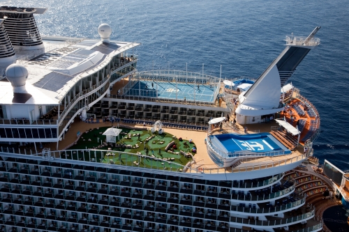 A bordo del Oasis of the Seas podrá hacer Surf, jugar al golf, hacer escalada... ¡¡Bienvenidos al País del ¿Por que No?!! OASIS GOLF SURF CRUCEROS INCREIBLE CARIBE OFERTA DESCUENTO