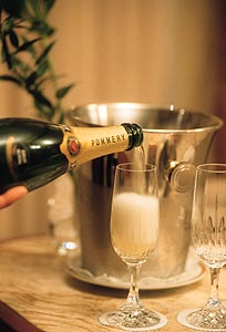 CHAMPAGNE CRUCEROS DE LUJO CON TODO INCLUIDO SILVERSEA