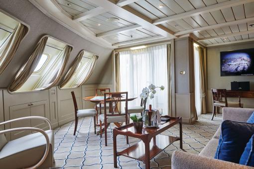 Royal Suite con Balcón R1