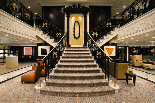 CRUCERO ELEGANTE DE LUJO AZAMARA