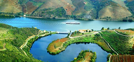 Descubra los bellos paisajes del Duero viajando a bordo de este excepcional crucero CRUCEROS FLUVIALES DUERO OFERTA