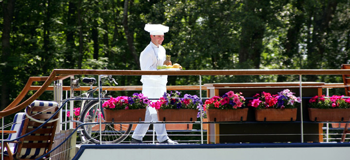 CRUCEROS FLUVIALES CANALES DE FRANCIA CANAL BORGOÑA LA BELLE EPOQUE EUROPEAN WATERWAYS GO BARGING HOTEL BARGE ALQUILER BARCOS FRANCIA CRUCEROS FLUVIALES LUJO PRIVADO BORGOÑA BURGUNDY BARGE CRUISES