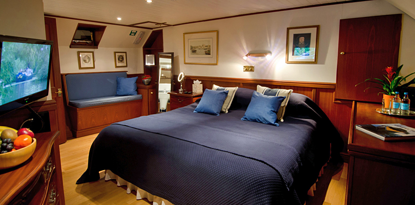 Suite a bordo del Magna Carta CRUCEROS FLUVIALES INGLATERRA CRUCEROS BARCAZA LONDRES ENGLAND BARGE CRUISES ENGLAND CRUISES THAMES CRUISES CRUCEROS LONDRES RIO TAMESIS THAMES CRUISES OXFORD WINDSOR CRUISES CRUCEROS FLUVIALES DESDE LONDRES LONDON CRUISES CHARTER ENGLAND CRUISES