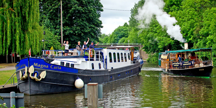 A bordo del Magna Carta disfrutarán de un encantador crucero por el Támesis CRUCEROS FLUVIALES INGLATERRA CRUCEROS BARCAZA LONDRES ENGLAND BARGE CRUISES ENGLAND CRUISES THAMES CRUISES CRUCEROS LONDRES RIO TAMESIS THAMES CRUISES OXFORD WINDSOR CRUISES LONDON CRUISES