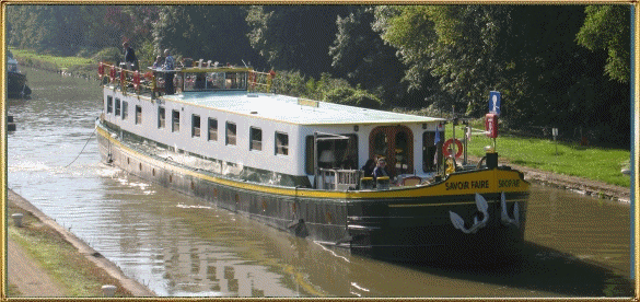 CRUCEROS FLUVIALES CANALES DE FRANCIA CANAL BORGOÑA SAVOIR FAIRE EUROPEAN WATERWAYS GO BARGING HOTEL BARGE ALQUILER BARCOS FRANCIA CRUCEROS FLUVIALES LUJO PRIVADO BORGOÑA BURGUNDY BARGE CRUISES