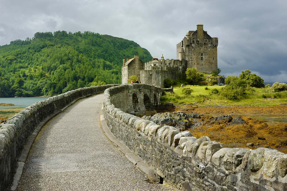 CRUCEROS FLUVIALES ESCOCIA CRUCEROS FLUVIALES HIGHLANDS CRUISES SCOTLAND SOTTISH HIGHLANDER CRUISES BARGE CRUISES SCOTLAND UNITED KINGDOM CRUISES FAMILY CRUISES SCOTLAND