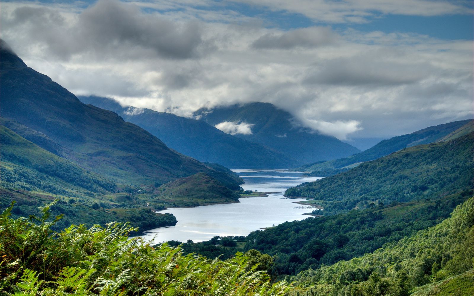 CRUCEROS FLUVIALES ESCOCIA CRUCEROS FLUVIALES HIGHLANDS CRUISES SCOTLAND SOTTISH HIGHLANDER CRUISES BARGE CRUISES SCOTLAND UNITED KINGDOM CRUISES FAMILY CRUISES SCOTLAND CHARTER CRUISES
