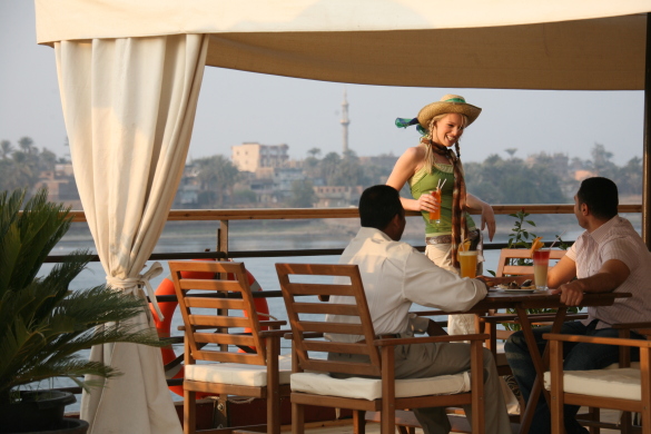http://www.cruceroclick.com/admin/archivos/Image/CRUCEROS%20FLUVIALES/FLUVIALES%20PANAVISION/MS%20Nile%20Dolphin/SUNDECK.jpg