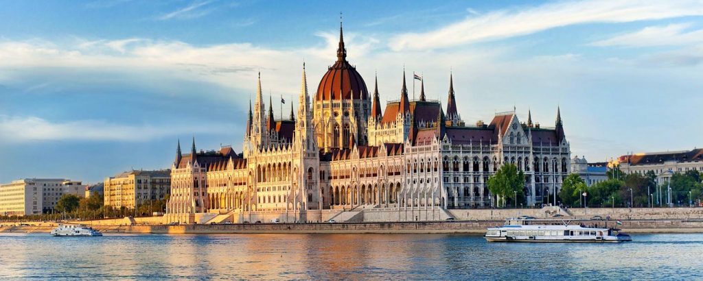CRUCEROS BUDAPEST CRUCEROS DANUBIO CRUCEROS FLUVIALES DANUBE CRUISE PARLAMENTO BUDAPEST #Danubio #Budapest #Hungary #Hungria #CrucerosBudapest #BudapestCruises #DanubeCruises #CrucerosDanubio #CreuersFluvials #Creuers #Cruceros #Cruises