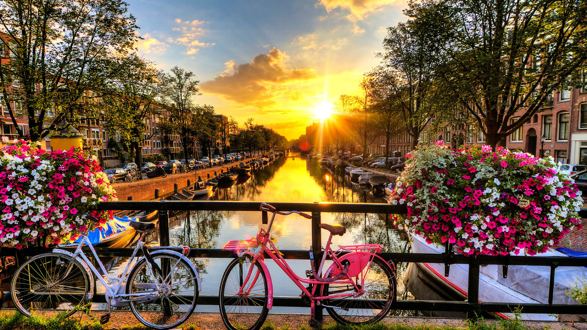 Los bellos canales de Amsterdam (Holanda) HOLANDA AMSTERDAM CRUCEROS FLUVIALES RHIN CRUCEROS FLUVIALES PAISES BAJOS CRUCEROS HOLANDA CRUCEROS NORTE DE EUROPA CRUCEROS RHIN CRUCEROS RIN