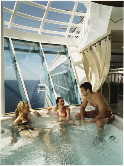 El increible jacuzzi aereo suspendido a más de 30 metros del suelo  (Clase Freedom)