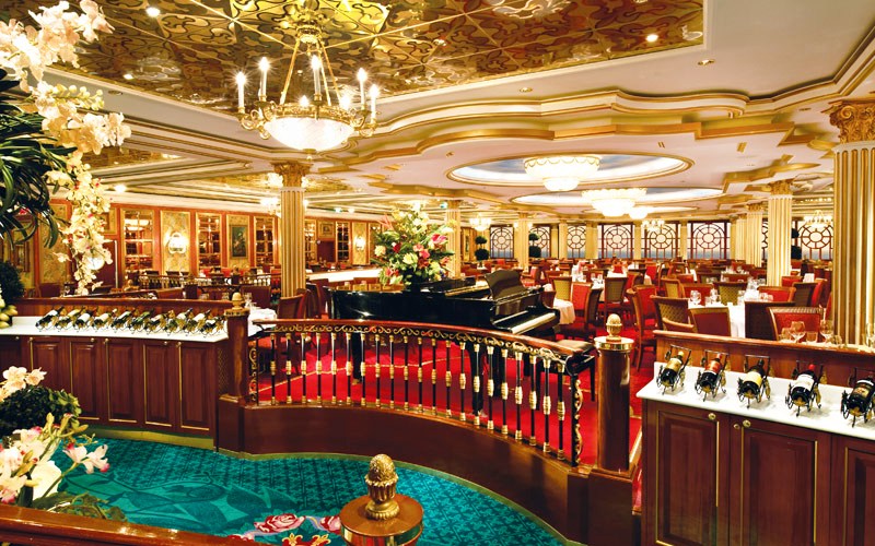 El elegante Restaurante Versailles, situado en la Popa del Buque, es uno de los restaurantes principales del buque, y ofrece elegantes cenas a la carta con un servicio esmerado y detallista con libertad de horarios y de mesa. CRUCEROS ISLAS GRIEGAS CRUCEROS NCL CRUCEROS MEDITERRANEO ORIENTAL CRUCEROS NORWEGIAN STAR ISLAS GRIEGAS CRUCEROS GRECIA CRUCEROS MEDITERRANEO DESDE VENECIA CRUCEROS MEDITERRANEO ORIENTAL DESDE VENECIA NCL CRUCEROS VERANO NORWEGIAN STAR GRECIA CRUCEROS ISLAS GRIEGAS GREEK ISLANDS CRUISES GREEK ISLES CRUISES NCL CRUISES NORWEGIAN STAR CRUISES SUMMER CRUISES NORWEGIAN STAR CRUCEROS OFERTA ISLAS GRIEGAS CRUCEROS BARATOS ISLAS GRIEGAS RESTAURANTE VERSAILLES NORWEGIAN STAR