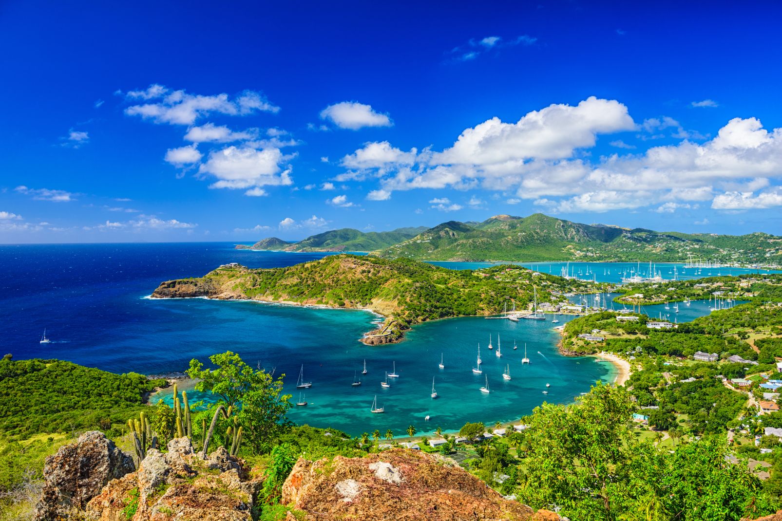 ANTIGUA ST JOHNS CRUCEROS ANTIGUA Y BARBUDA CRUCEROS CARIBE ST JOHNS CRUCEROS ANTIGUA CRUISES CROISIERES CREUERS BIDAIAK CARIBE PLAYAS
