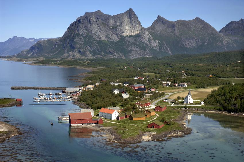 CRUCEROS BODO NORUEGA CRUCEROS SOL DE MEDIANOCHE CRUCEROS FIORDOS NORUEGOS CRUCEROS NORTE DE EUROPA Bodø Noruega