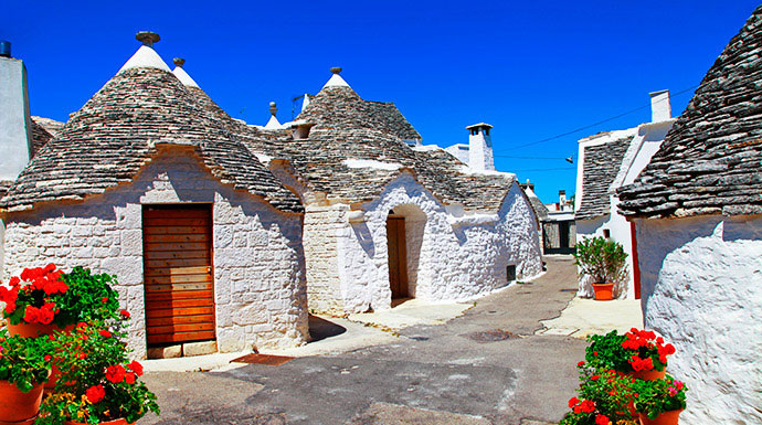 CRUCEROS BARI CRUCEROS PUGLIA CRUCEROS APULIA CRUCEROS ITALIA CRUCEROS SUR DE ITALIA BARI CROCIERE BARI CRUISES ALBEROBELLO SASSI