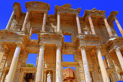 La impresionante Fachada de la Biblioteca de Celso en Éfeso (Turquía) EFESO CRUCEROS TURQUIA