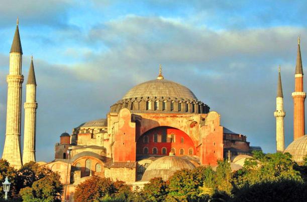 Santa Sofia, ahora es una mezquita aunque fue construida como Basílica Bizantina ESTAMBUL CRUCEROS MAR MEDITERRANEO OFERTAS TURQUIA ISTAMBUL CRUCEROS