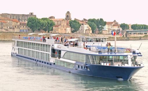 MS Monarch Countess