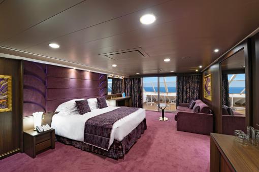 Yacht Club Deluxe Suite YC1