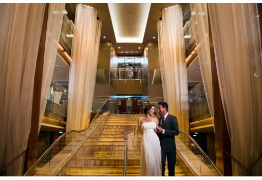 El elegante Atrium del buque, moderno y actual