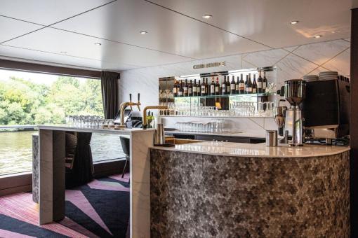 Club Lounge