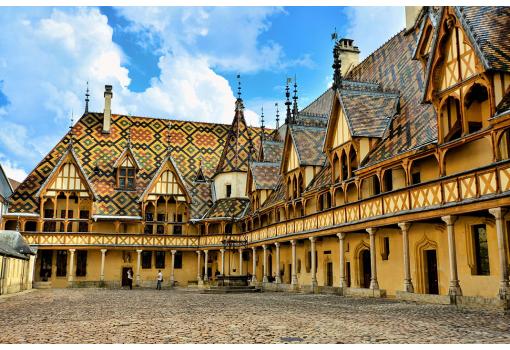 Nos esperan tesoros como el Hotel-Dieu de Beaune (Francia)