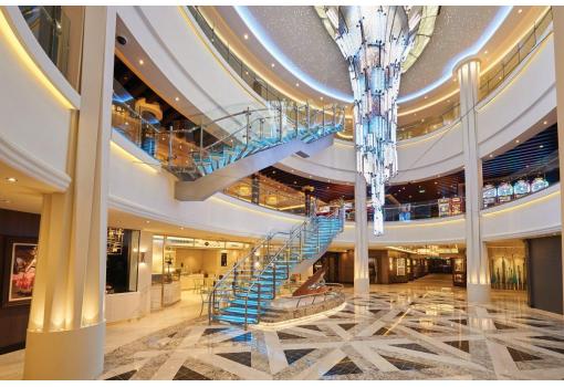 El Atrium del barco, 678 Ocean Place