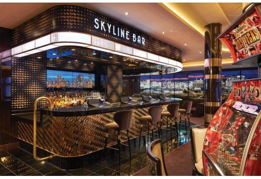 Skyline Bar dentro del Casino del Norwegian Bliss